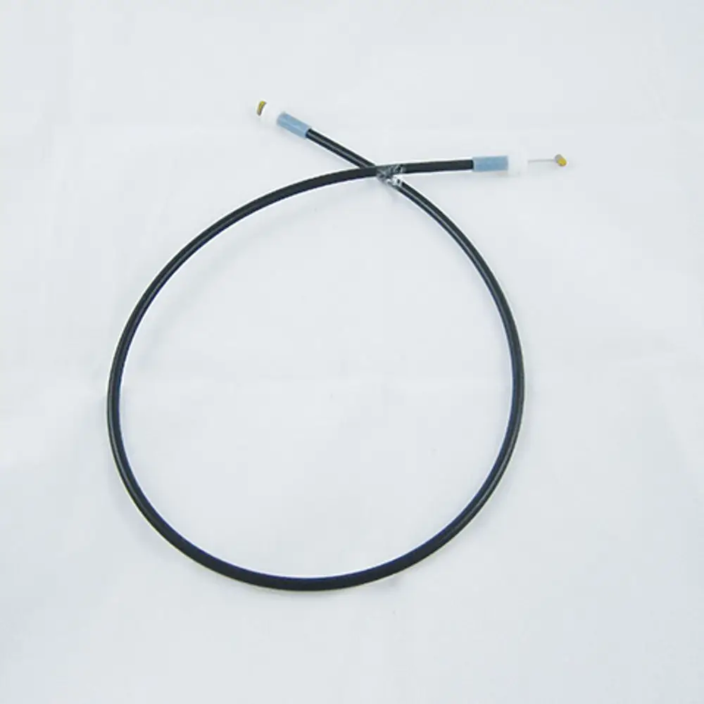 Bowdenzug in schwarzer Ausführung, mit Endstücken, für Kludi Produkte geeignet. Flexibles Kabel zeigt eine runde Form mit zwei Anschlussenden.